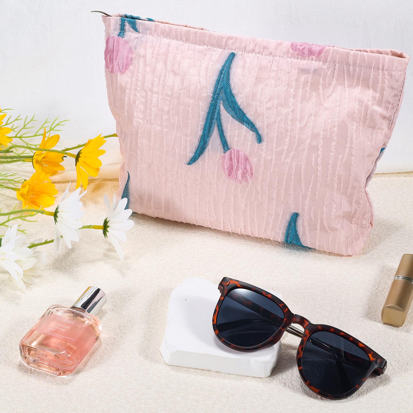 ZLFSRQ Lace Flower Makeup Bag Travel Cute Floral Cosmetic Bags for Women Large Toiletry Pouch Zipper Cosmetic Pouch for Purse Aesthetic Make up Organizer Bag Portable Toiletry Bags