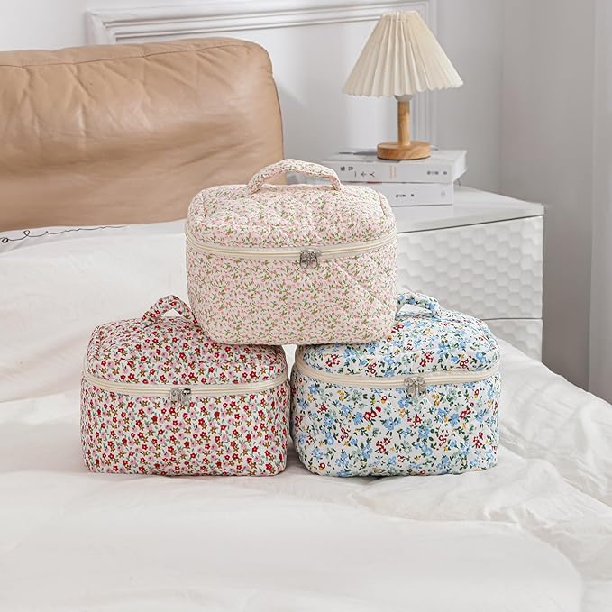uekeboag Large Travel Quilted Makeup Bag for Women, Floral Cotton Cosmetic Bag, Coquette Aesthetic Floral Toiletry Organizer Bag(Little Pink Flower