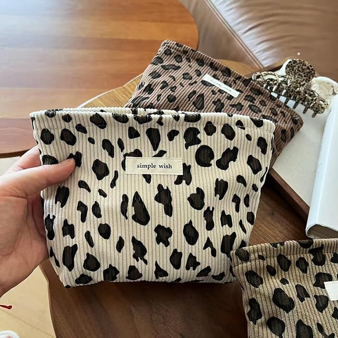 Wudygirl Makeup Bag Travel Cosmetic Bag for Women Small Makeup Pouch with Handle Zipper Cosmetic Pouch Handbag Aesthetic 8.3" x 5.9"(White Leopard)