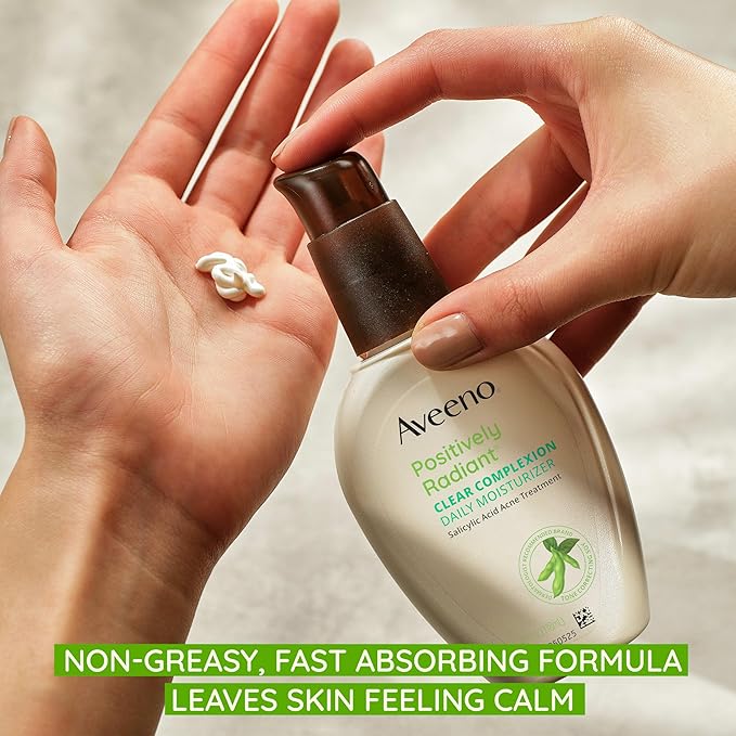 Aveeno Positively Radiant Clear Complexion Face Moisturizer, Acne Facial Lotion with Soy and Salicylic Acid for Oily Skin, Hypoallergenic Formula, Paraben-Free, Non-Comedogenic, Pump, 4 Fl Oz