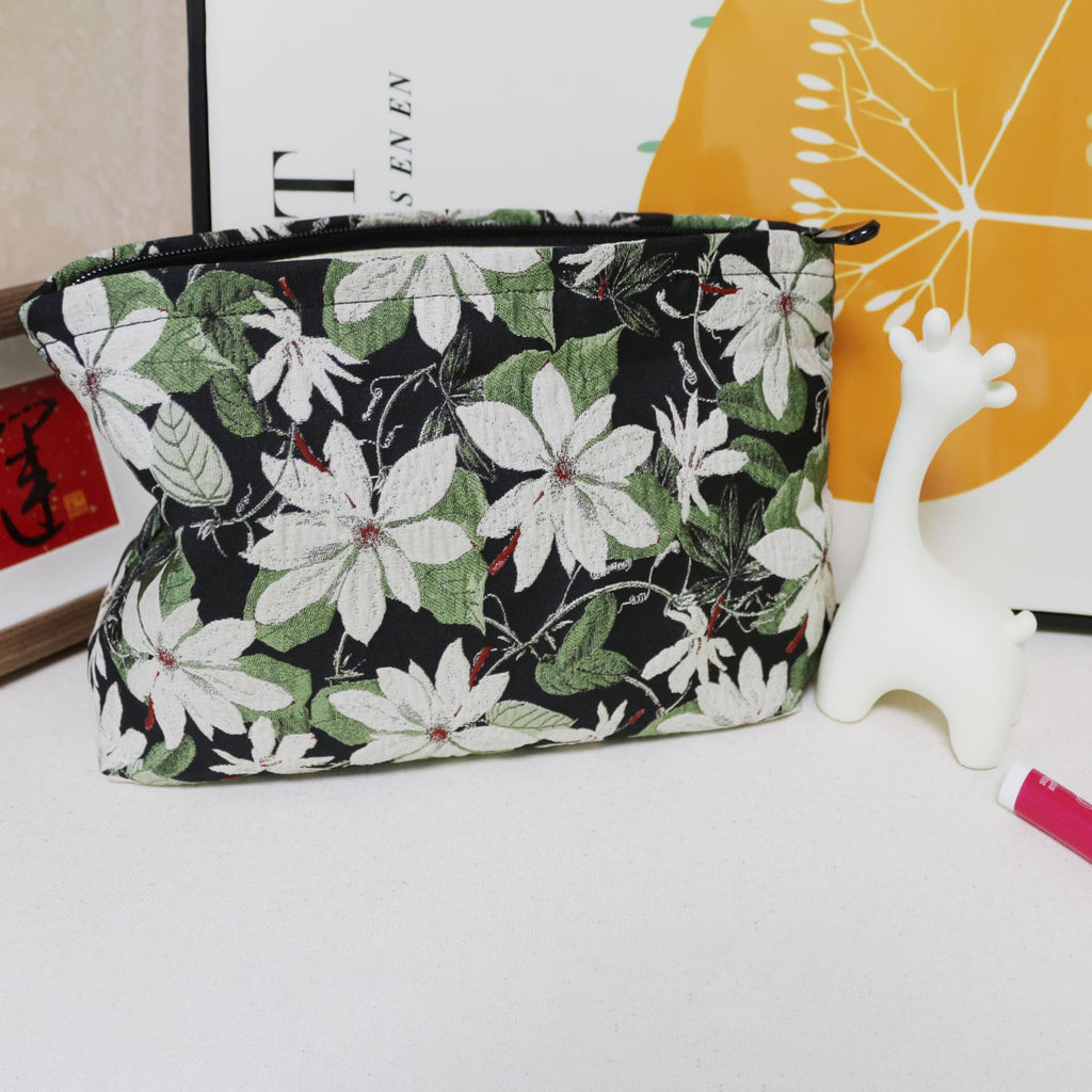 HAPPYHEIDI Large Makeup Bag Travel Cosmetic Pouch, White Florals