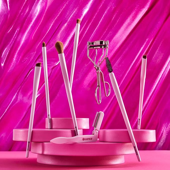 essence | All The Way Up Lash Curler | Easy & Gentle Use with Extra Silicone Pad | Cruelty Free Beauty