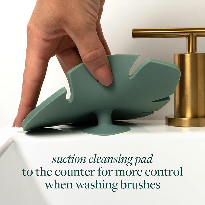 EcoTools Makeup Brush Cleansing Pad, Brush Cleaner Mat for Deep Cleaning Tools, Use with Shampoo, 100% Silicone, Easy to Clean, Features Suction Cup for Usage, Cruelty-Free, 1 Count