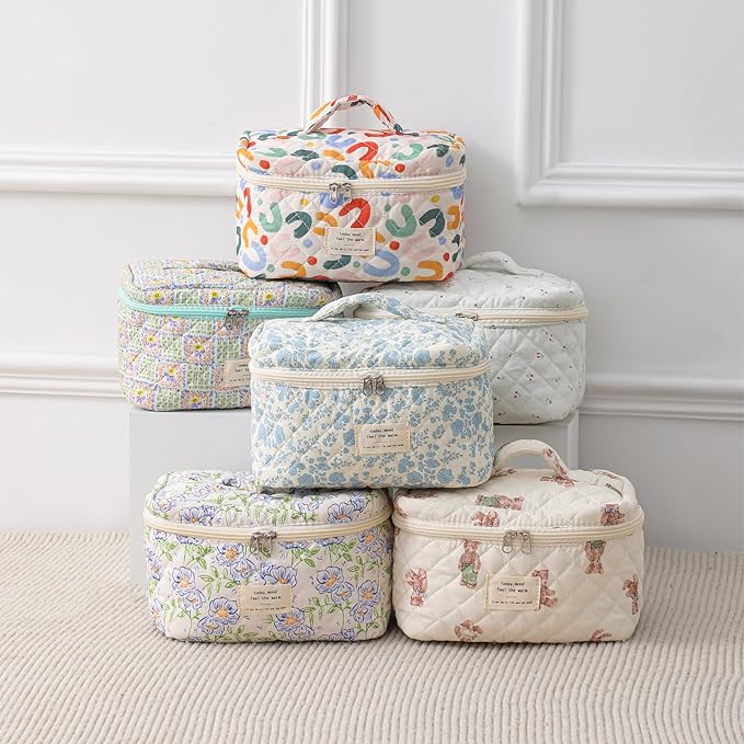 uekeboag Large Travel Quilted Makeup Bag for Women, Floral Cotton Cosmetic Bag, Coquette Aesthetic Floral Toiletry Organizer Bag(Navyblue-Flower