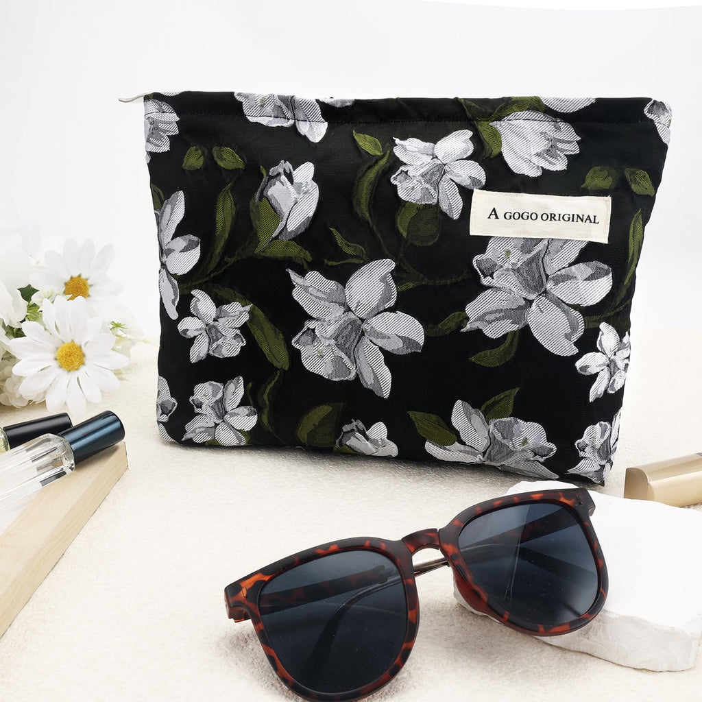 ZLFSRQ Floral Makeup Bag for Women Cute Cosmetic Bag Large Embroidery Travel Toiletry Bags Vintage Brocade Zipper Makeup Pouch for Purse Gift Portable Canvas Toiletry Bags Aesthetic Skincare Organizer