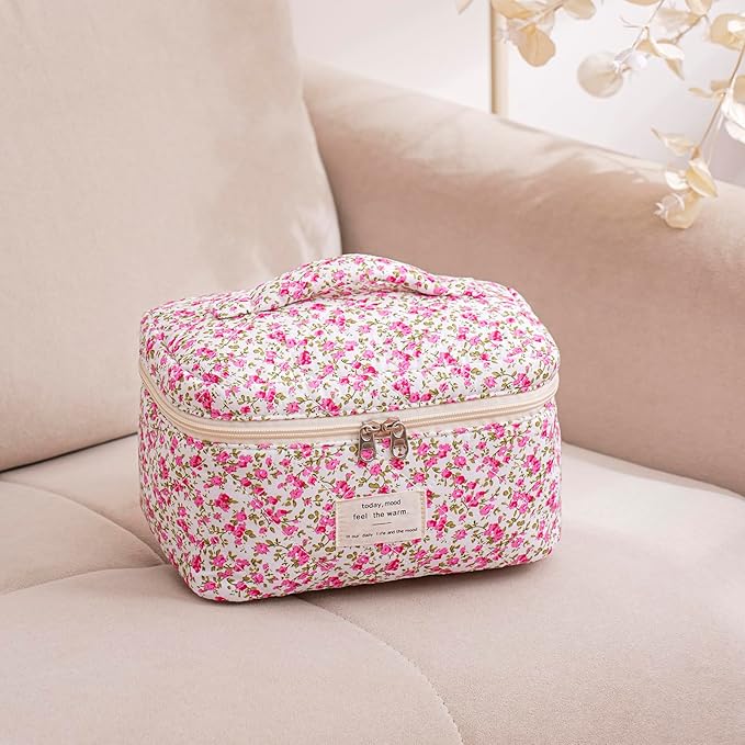 uekeboag Large Travel Quilted Makeup Bag for Women, Floral Cotton Cosmetic Bag, Coquette Aesthetic Floral Toiletry Organizer Bag(Rosered Flower