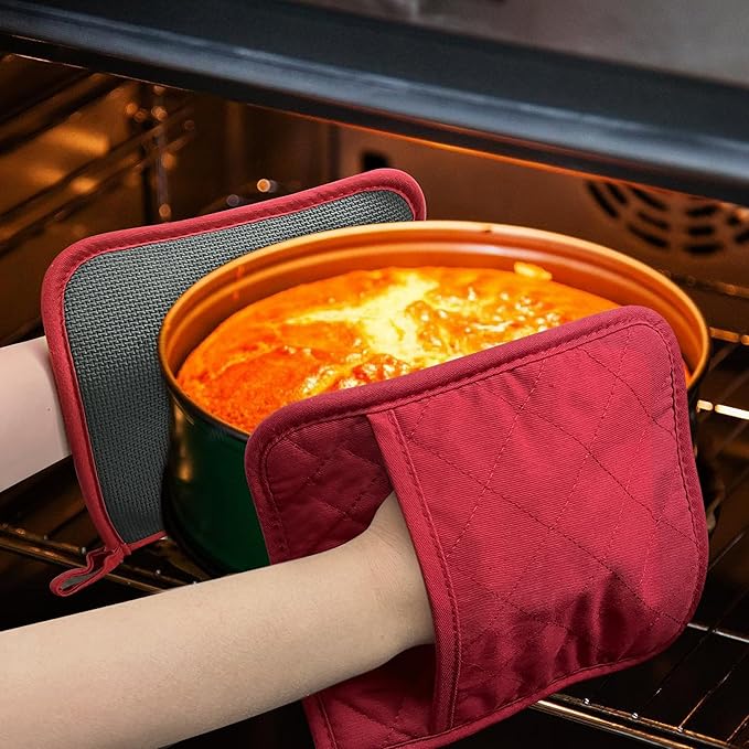 YEKOO 2Pcs Cotton and Neoprene Oven Pads Pot Holders with Pocket 8"x8.5" Dual-Function Hot Pad Set for Finger Hand Wrist Protection Heat Resistant to 428°F,Red