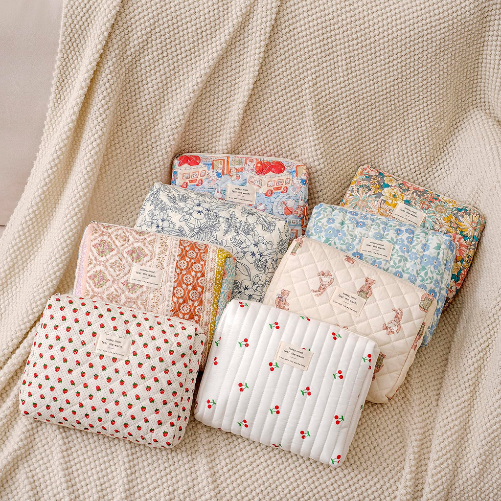 uekeboag Quilted Cotton Makeup Bag,Coquette Quilted Toiletry Bag for Women and Girls,Floral Coquette Pouch,Cute Kawaii Travel Cosmetic Bags(White Bear)